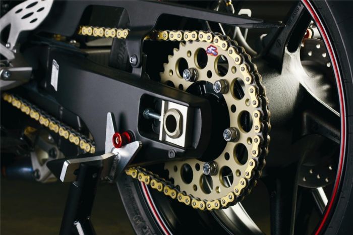 Ланцюг Renthal R4 Road Srs Chain 530 Gold