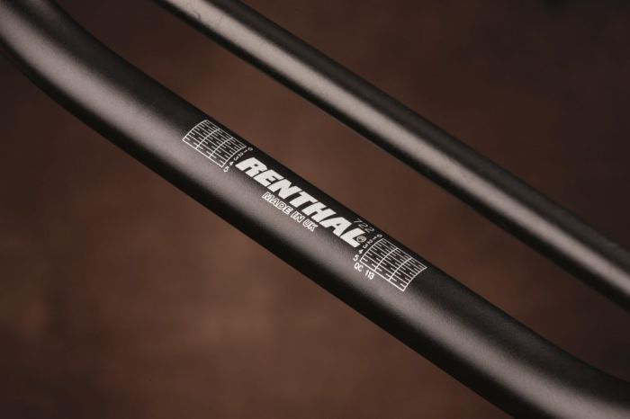 Кермо Renthal 7/8 Hbar Black