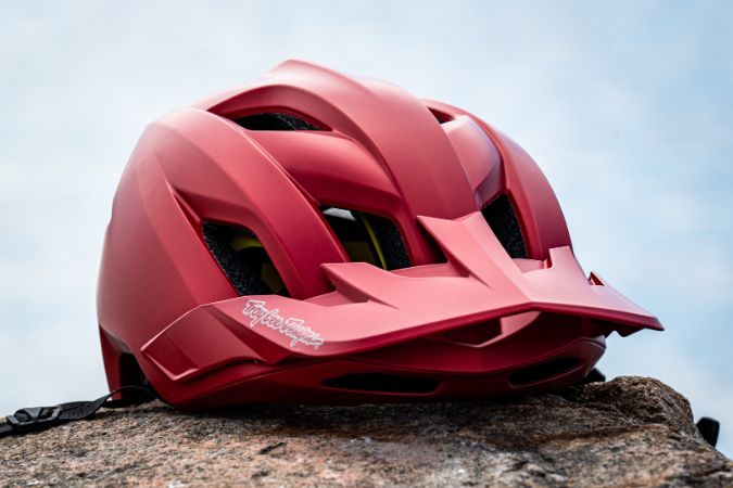 Вело шолом TLD Flowline SE HELMET BADGE [OLIVE/INDIGO]