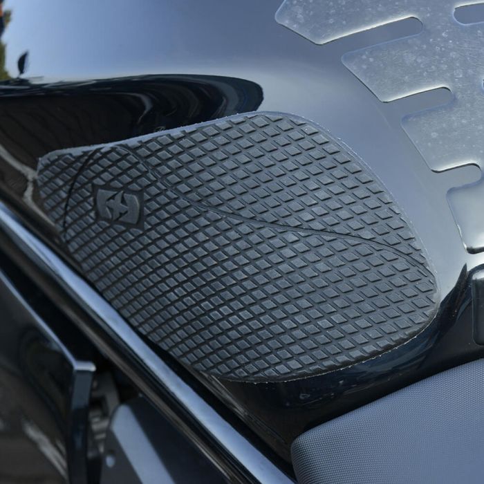 Наліпки на бак бокові Oxford Gripper - Universal Silicone Knee Pads