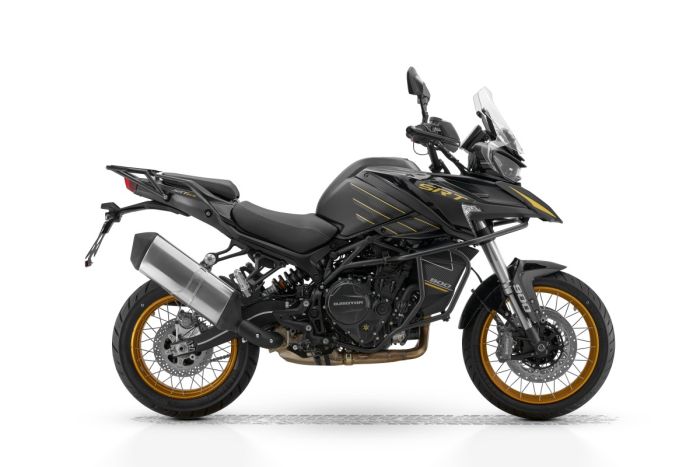 Мотоцикл QJMOTOR SRT 900 SX BLACK