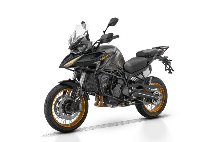 Мотоцикл QJMOTOR SRT 900 SX BLACK