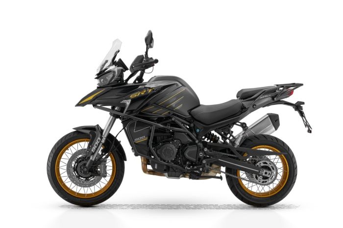Мотоцикл QJMOTOR SRT 900 SX BLACK