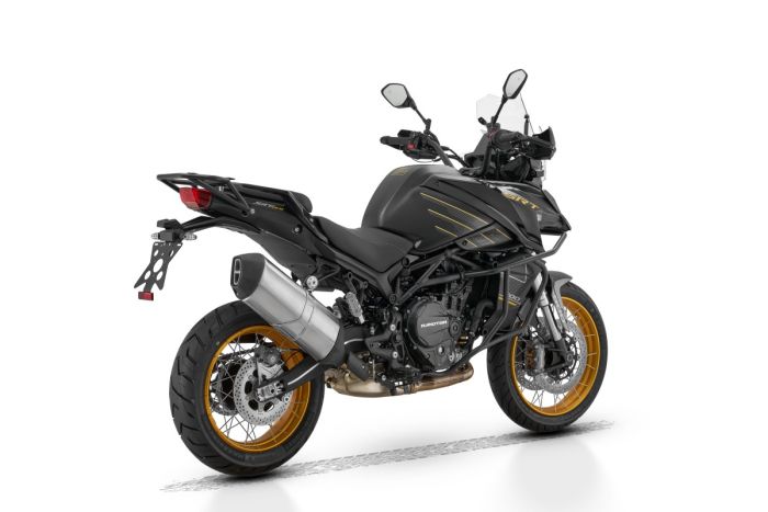 Мотоцикл QJMOTOR SRT 900 SX BLACK