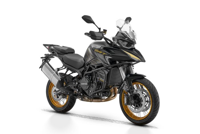 Мотоцикл QJMOTOR SRT 900 SX BLACK