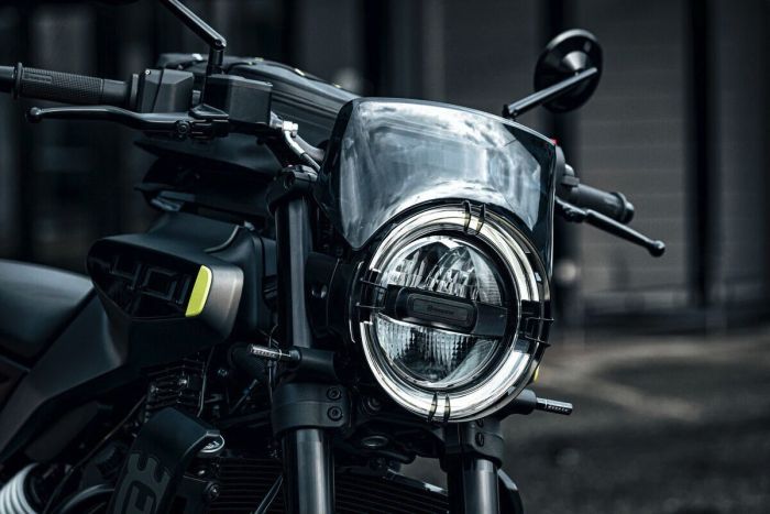 Захист фари головного світла Husqvarna Svartpilen 401