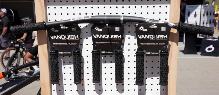 Гріпси ODI Vanquish, v2.1 Lock-On, MTB, Closed End Black