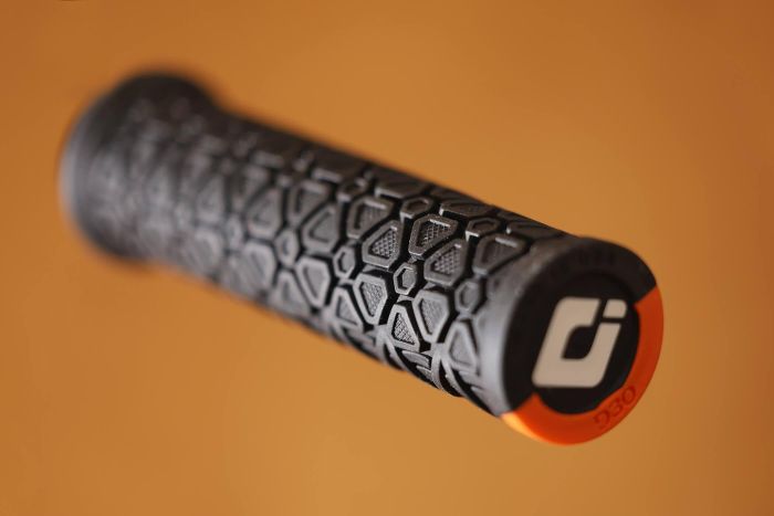 Гріпси ODI Vanquish, v2.1 Lock-On, MTB, Closed End Black