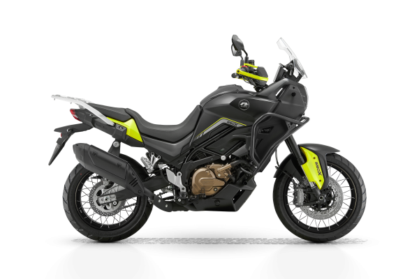 Мотоцикл QJMOTOR SVT650X BLACK/SILVERY/YELLOW