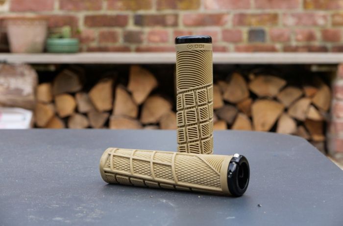 Гріпси ODI Reflex v2.1 Lock-On MTB Closed End 135mm Red