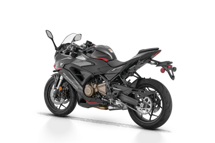 Мотоцикл QJMOTOR SRK400RR BLACK