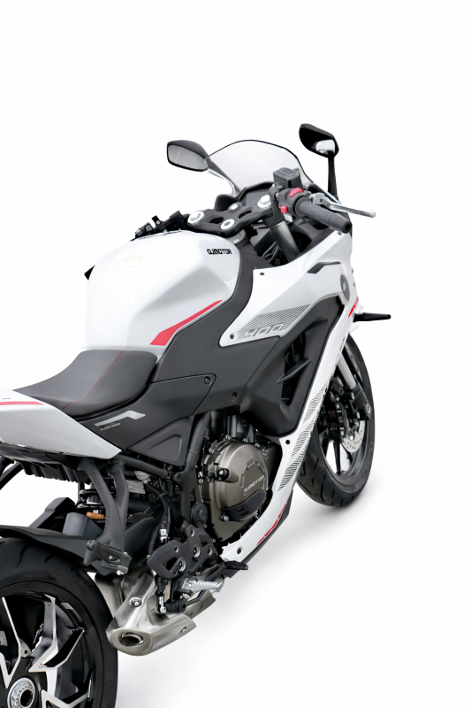 Мотоцикл QJMOTOR SRK400RR WHITE
