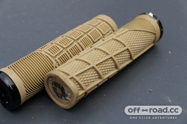 Гріпси ODI Reflex v2.1 Lock-On MTB Closed End 135mm Army Green