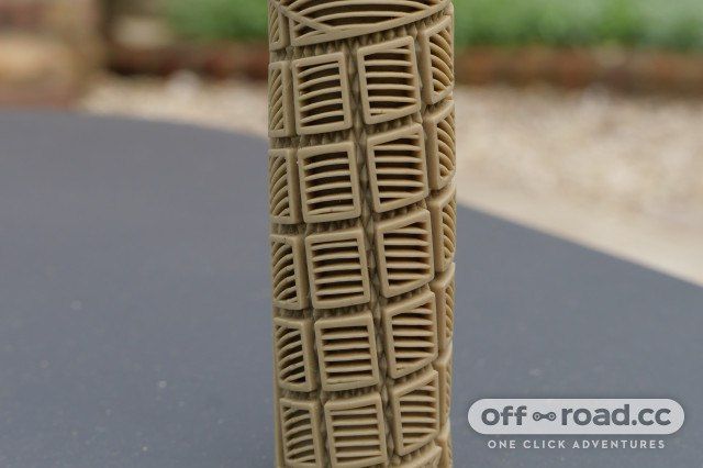 Гріпси ODI Reflex v2.1 Lock-On MTB Closed End 135mm Army Green
