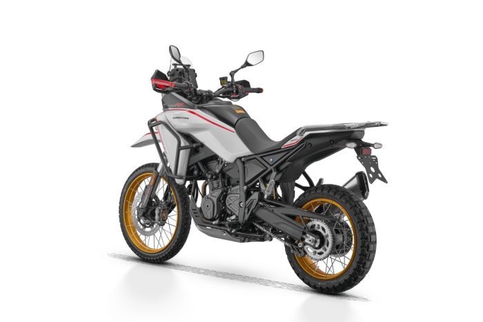 Мотоцикл QJMOTOR SRT 450 RX WHITE, BLACK RIM