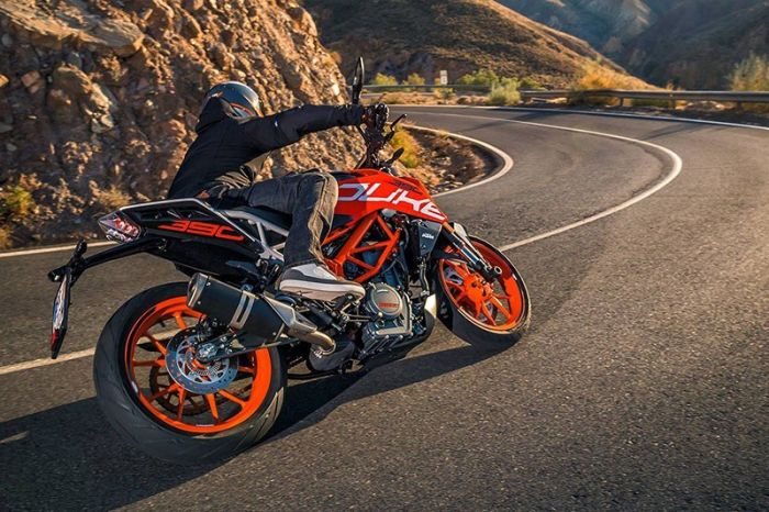 Мотоцикл KTM 390 Duke Orange