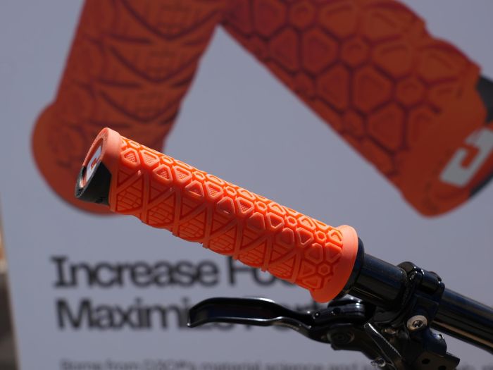 Гріпси ODI Vanquish, v2.1 Lock-On ,MTB , Closed End Graphite