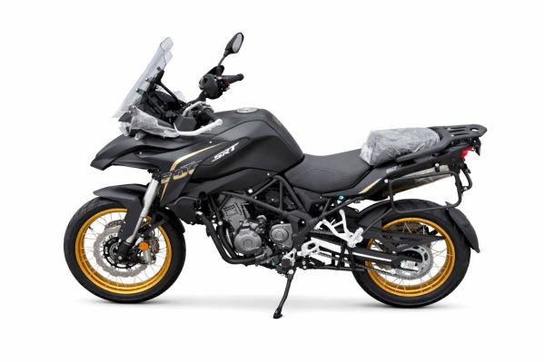 Мотоцикл QJMOTOR SRT 600 X BLACK