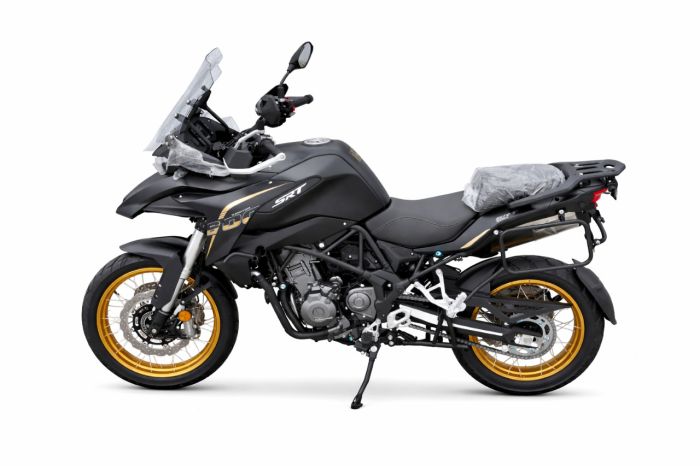 Мотоцикл QJMOTOR SRT 600 X BLACK