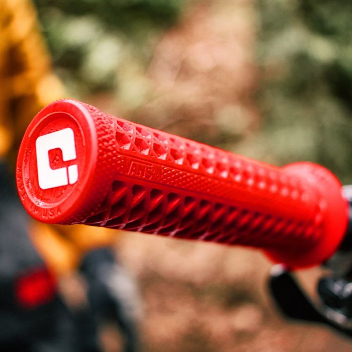 Гріпси ODI Vans v2.1 Lock-On MTB Closed End 135mm Black Checker