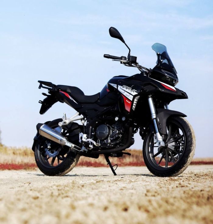 Мотоцикл Benelli TRX 251 Black