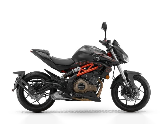 Мотоцикл QJMOTOR SRK 400 BLACK